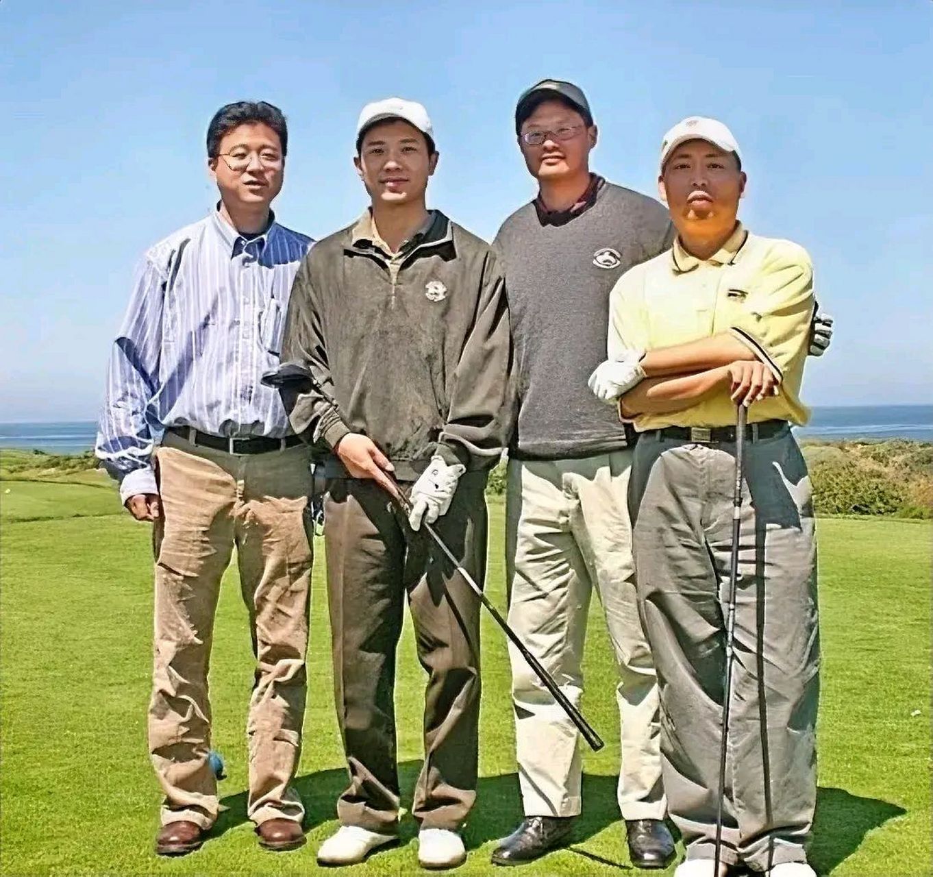 段永平:刚开始我给巴菲特推荐苹果,他摇摇头,表示绝对不会买苹果这样