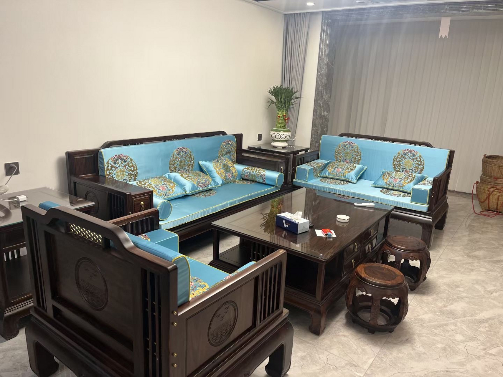 感谢山东梁姐的反馈, 阔叶黄檀新中式沙发入户摆放效果 家具超级满意