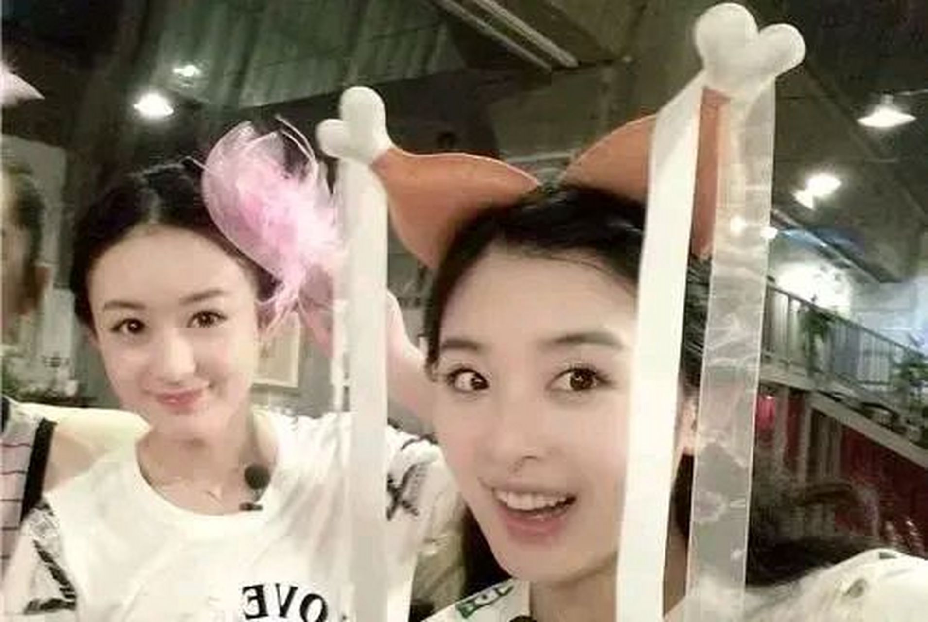 当初就觉得赵丽颖和张含韵一定会成为好朋友的,因为她们性格相似而且