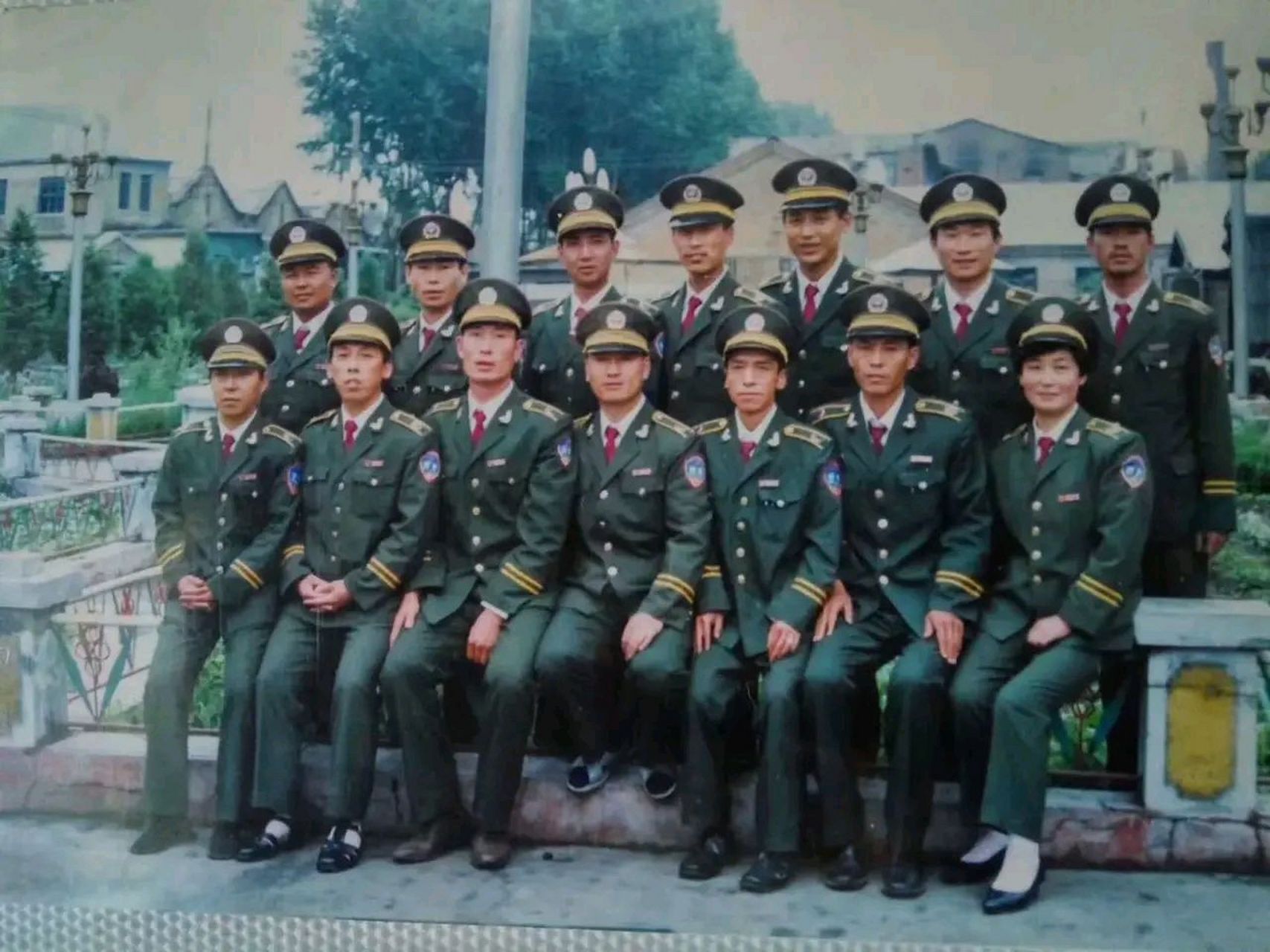 我三舅,在编经济警察转纺织厂保卫科,就是现在的保安!