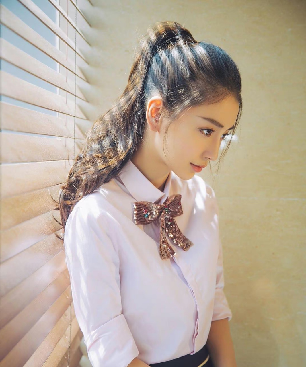 杨颖# 高马尾配白衬衣,少女感十足