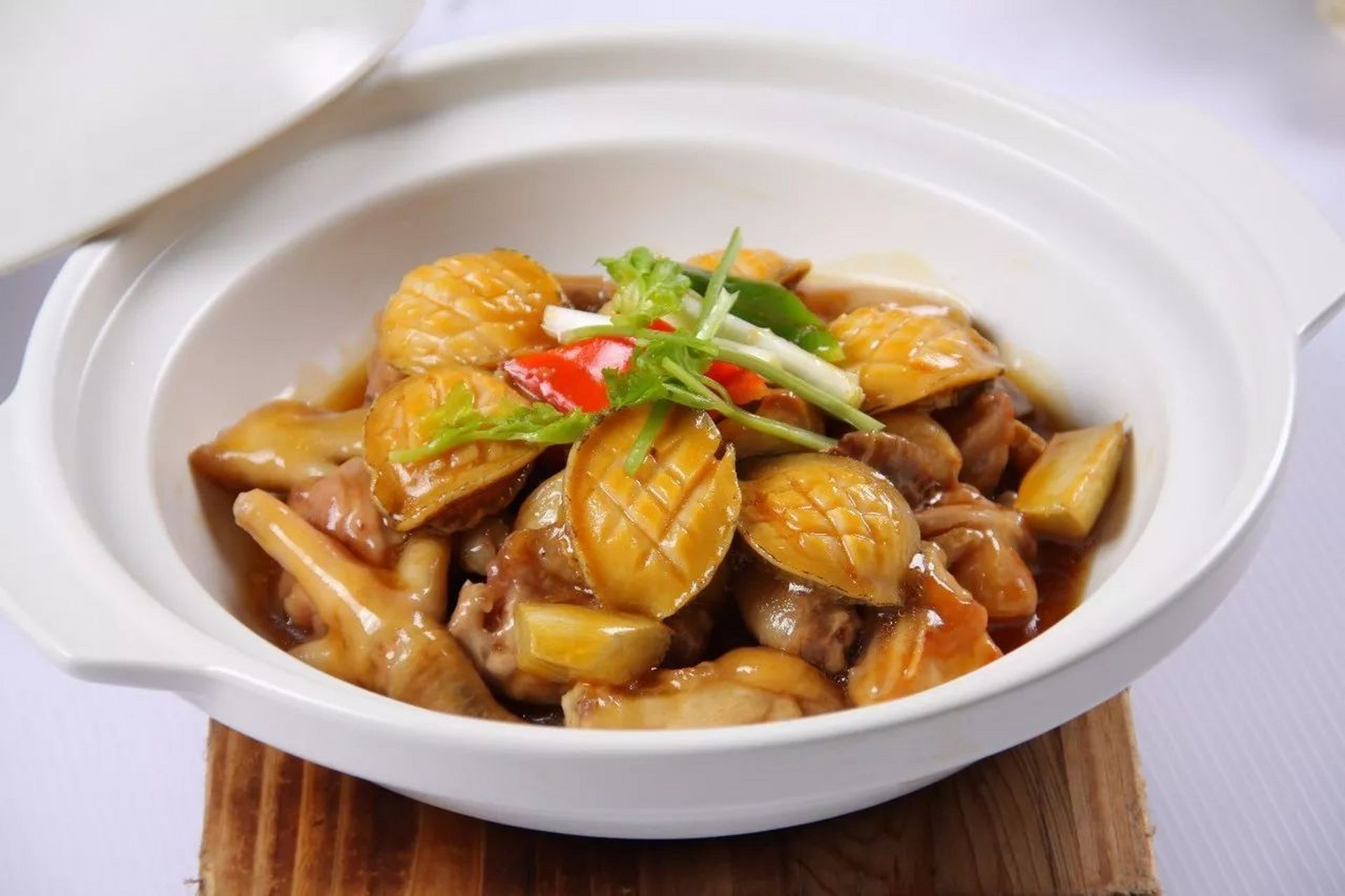 9499‖增肌减脂餐,引爆增肌活力 98鲍鱼焖鸡能够有着很好的滋补