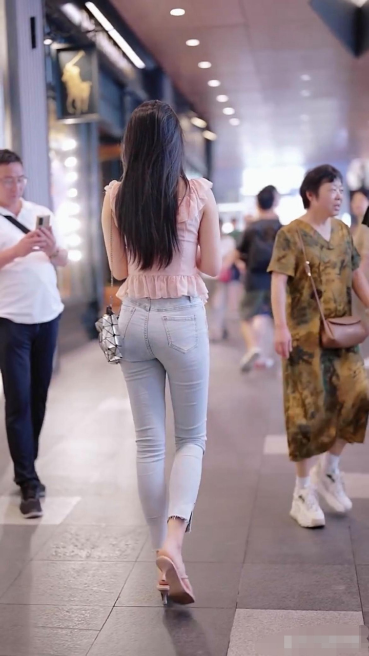 牛仔裤背影杀手,3种背影我最喜欢第二拍的小姐姐!