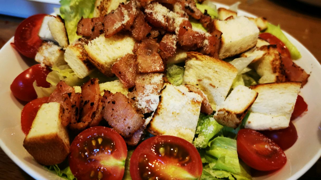 凯撒沙拉配上灵魂油醋汁,沙拉也有好味道!