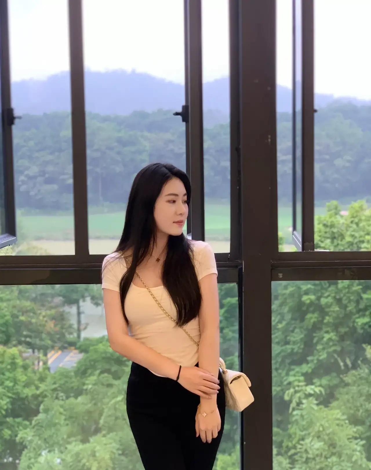 李晓晴是一位有才华的摄影师,在他的镜头下,人们的美丽变得动人