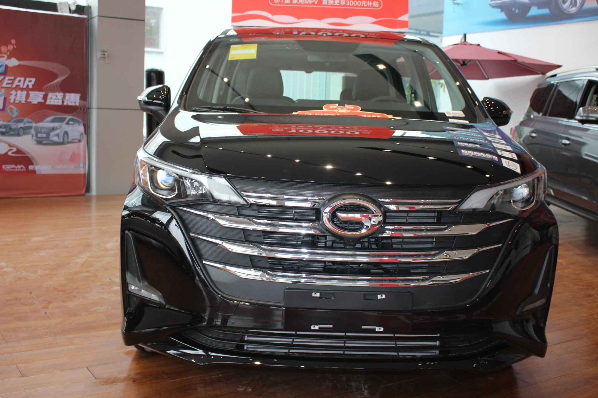 2021款传祺m6实车现身,轴距为2810mm,配全lcd仪表 多功能方向盘