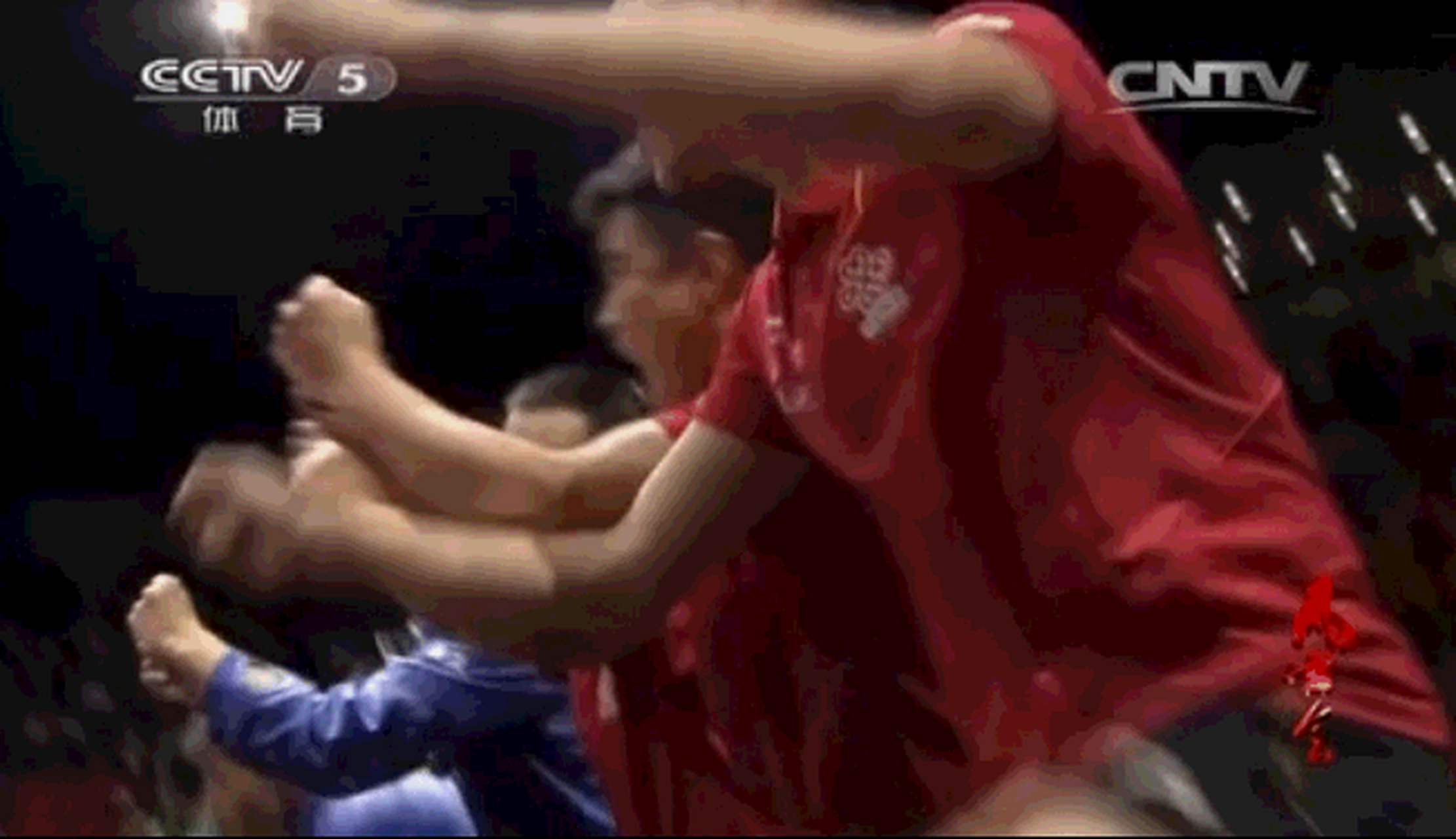 gif创作人# 马龙赢得比赛,许昕高兴的跳起来.