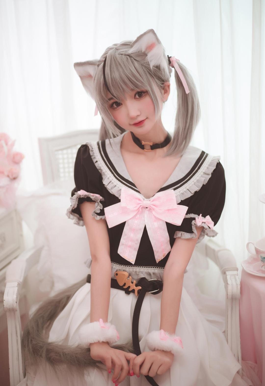 和平精英:猫咪驾到套装之软萌银虎cosplay秀