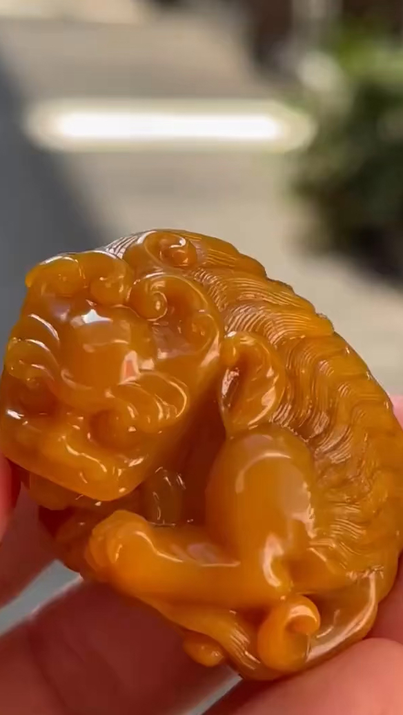 田黄精品手把件