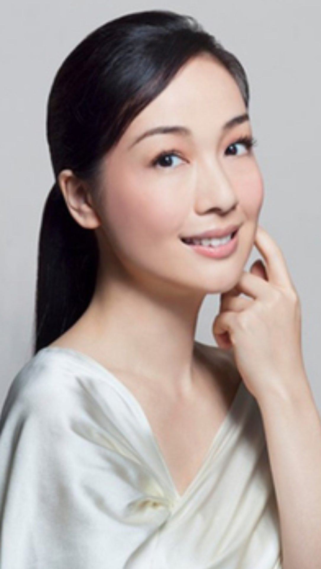 江美仪时尚靓丽写真,这颜值担当,谁能不喜欢她