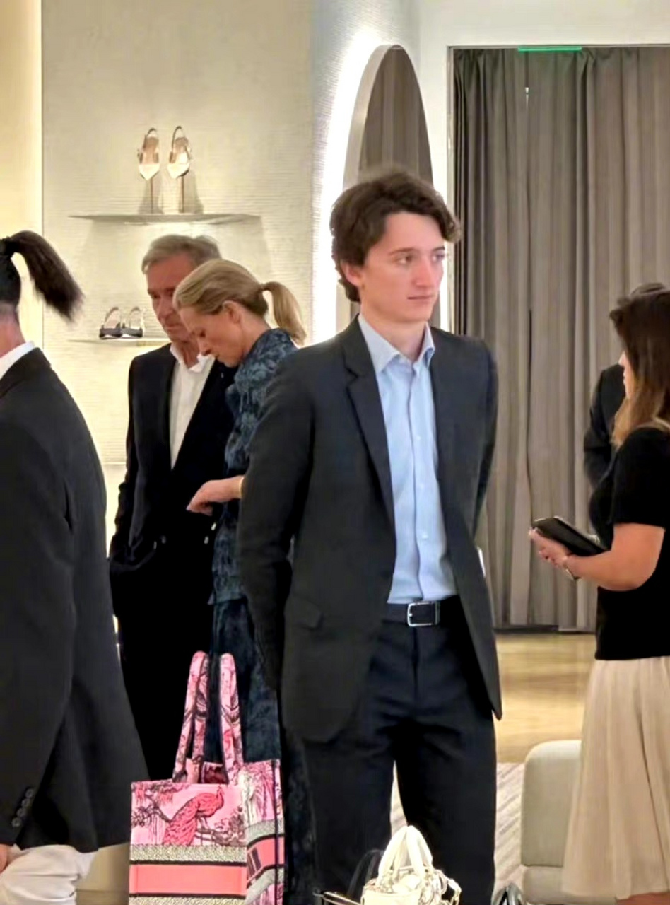 lv老板逛北京skp,带着儿女北京巡店!