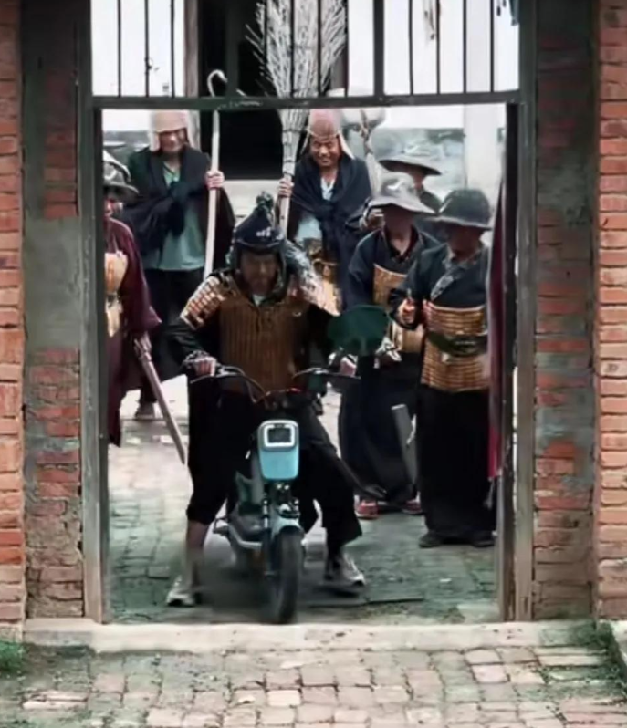 赵四自编自导电影青蜂侠,票房仅500元,网友们只称赞不买票