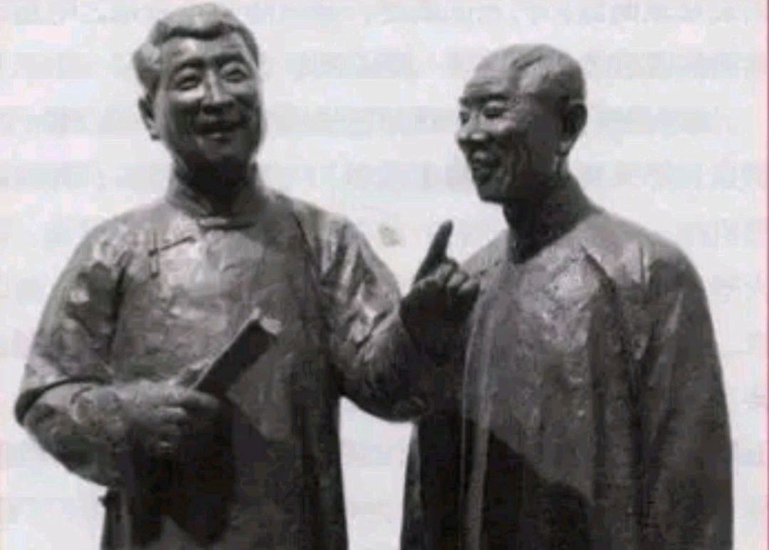 姜昆雕像引发巨大争议,与文化传统相抵触?网友:上一位是魏忠贤