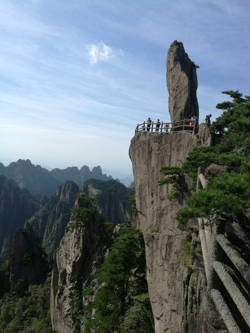 华山险黄山秀泰山图片