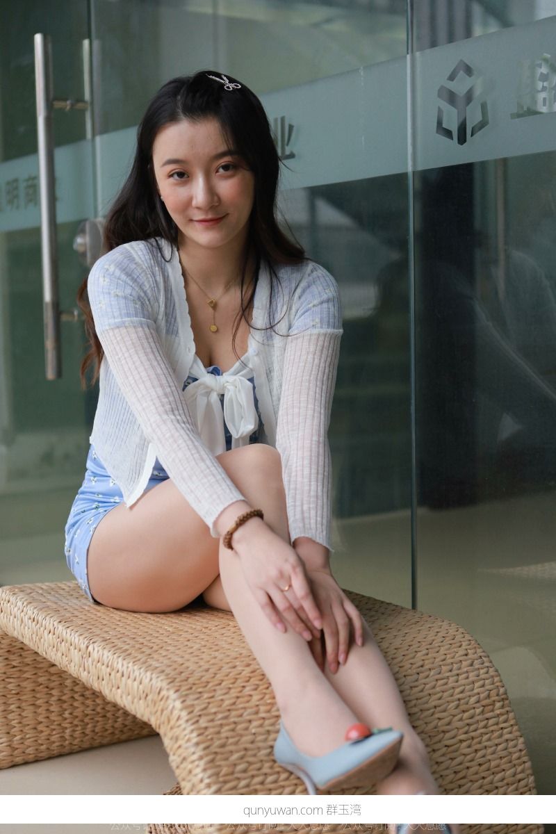 [IESS异思趣向] 2022.3.19 丝享家 1033：秋秋《花裙子姑娘》[88P/90MB]
