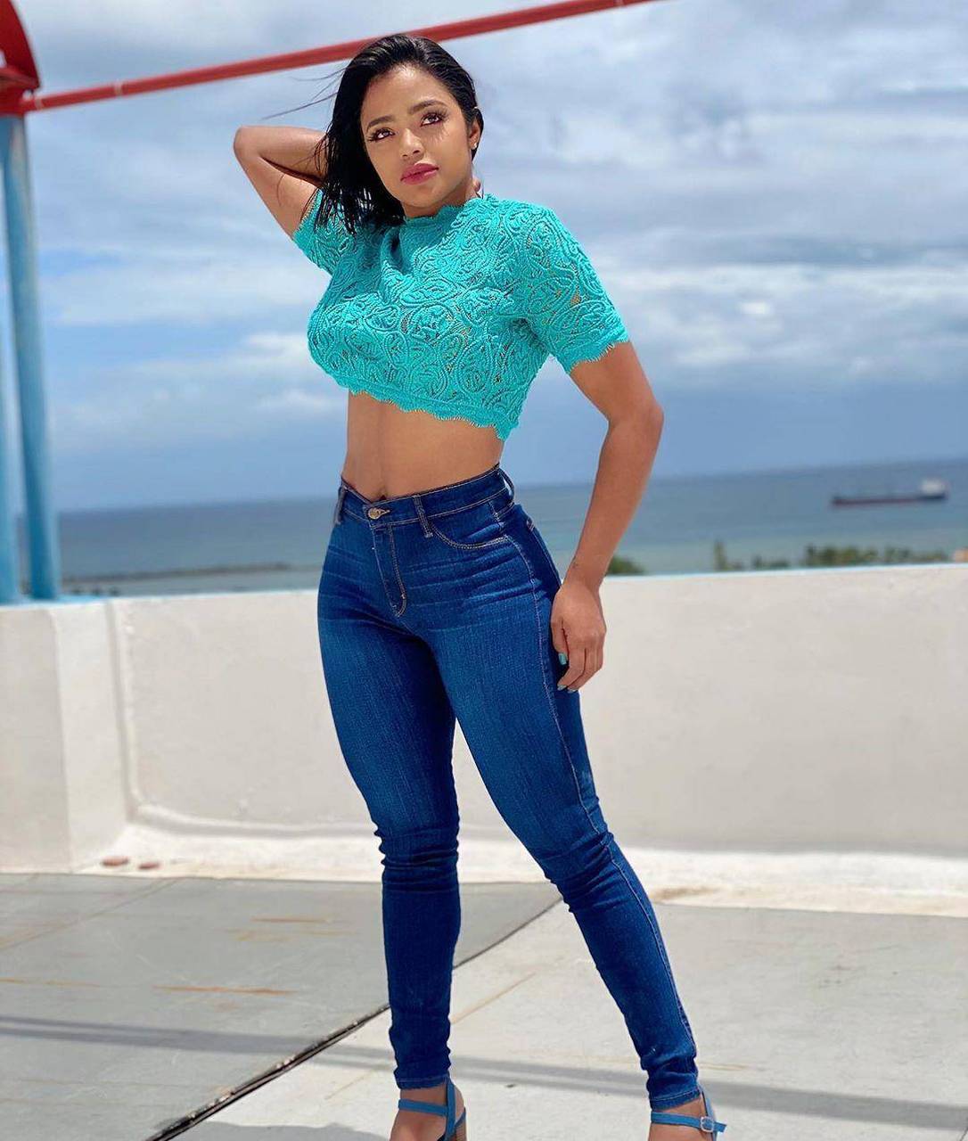 卡琳娜·佩雷斯(karina perez)来自于多米尼加共和国,是一个女演员