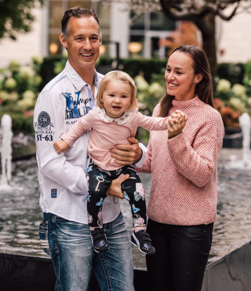 辛吉斯:16岁夺澳网单打冠军,网球史上最年轻的大满贯单打冠军