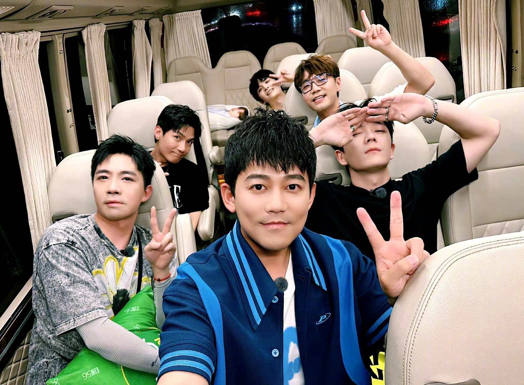 5月6日,综艺《来活了兄弟》杀青了,再就业男团纷纷发文告别.