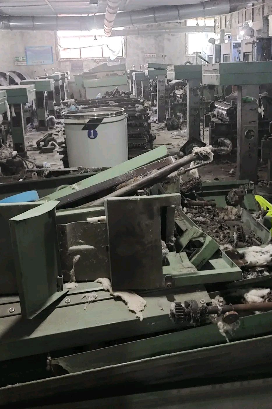 我们这儿又有一家民营企业,老板关门不干了,厂子租