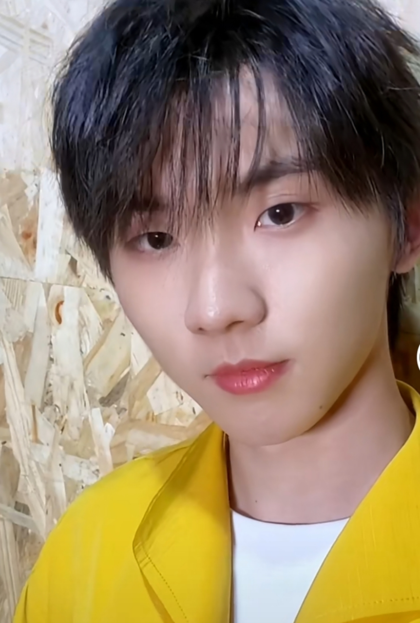 有多少人喜欢宋亚轩?你觉得他是时代少年团最帅的那个吗[爱你]