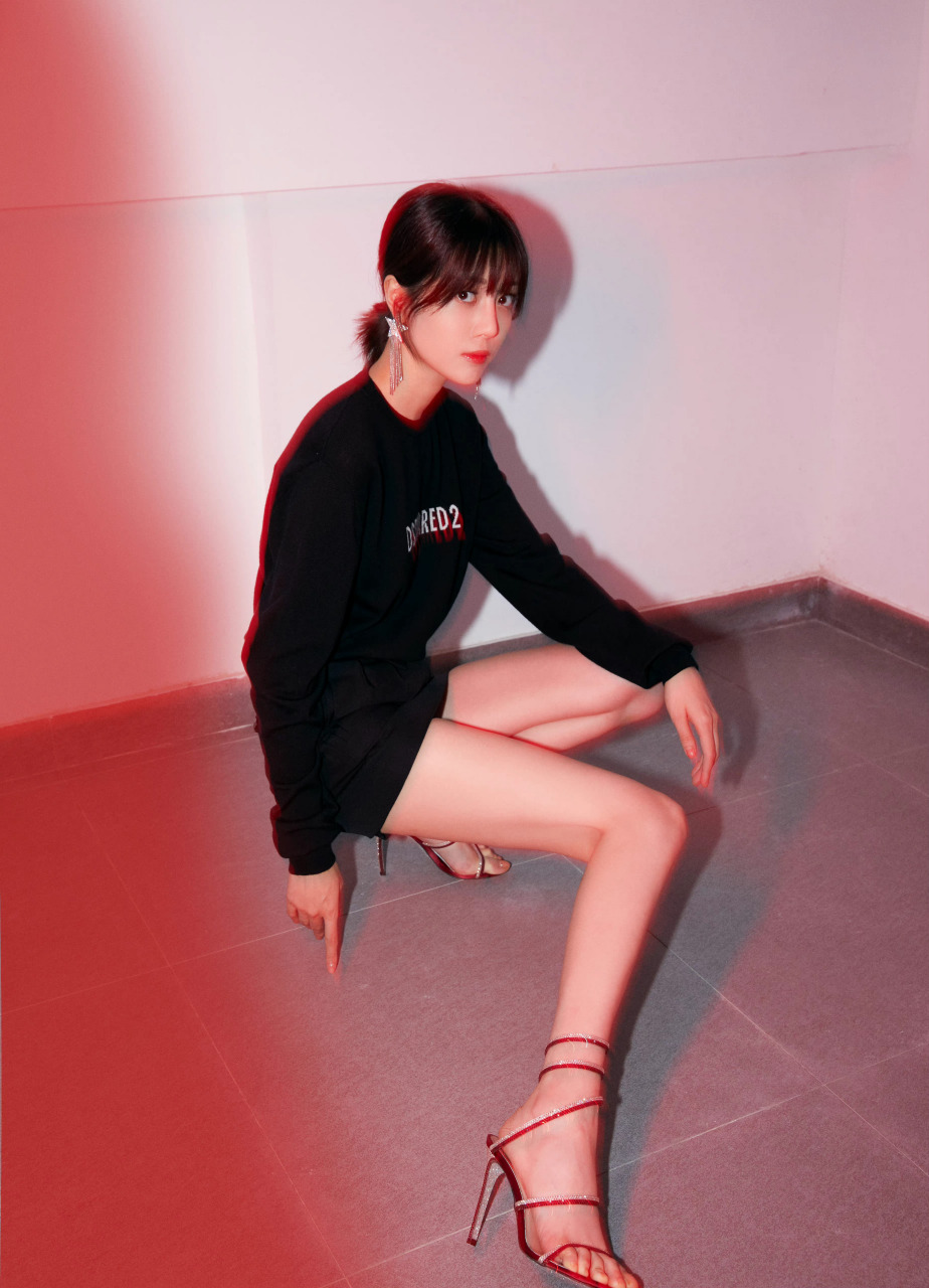 李溪芮 长腿美足合集