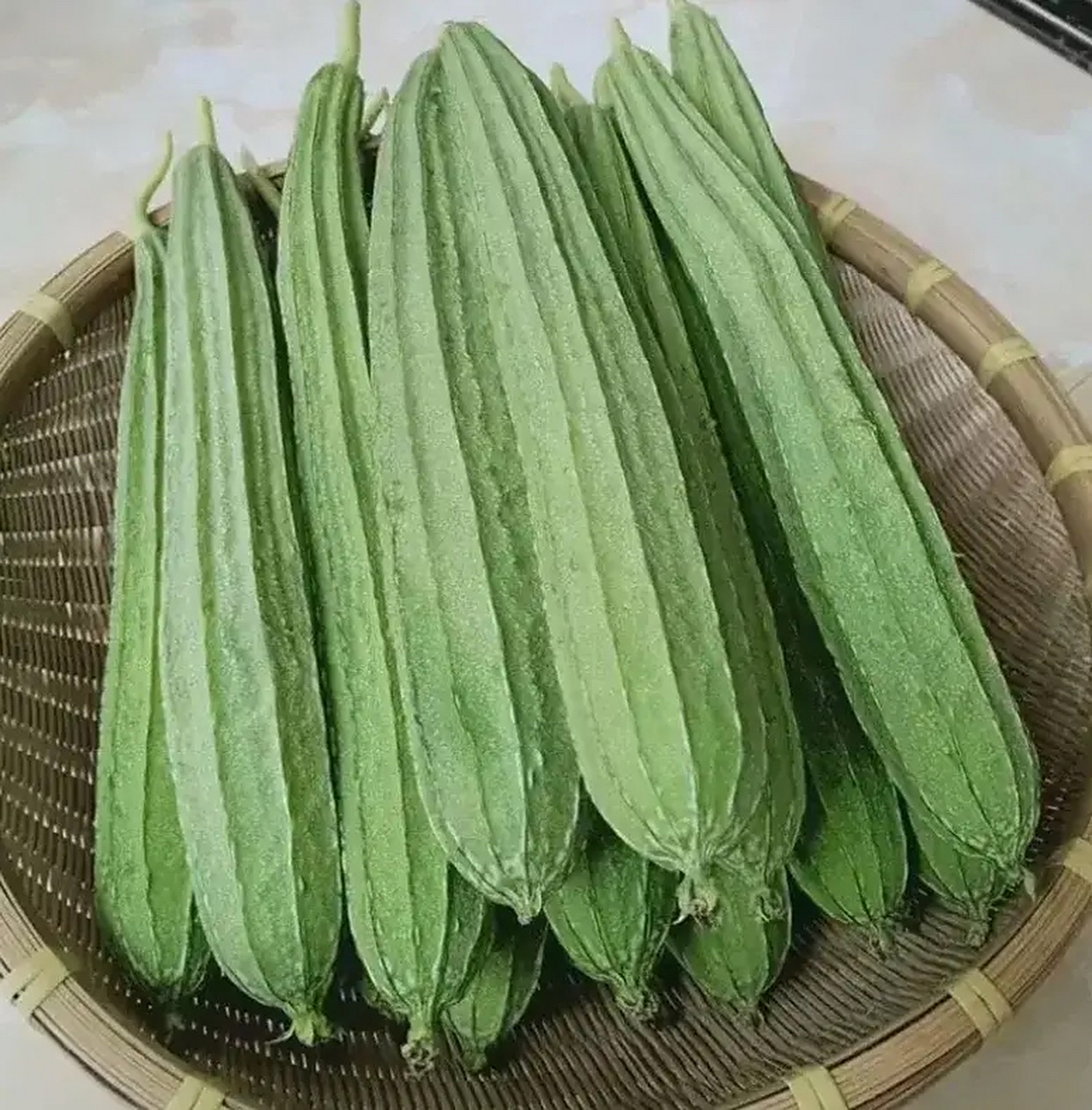 家人谁懂啊,我觉得这种丝瓜长得好可怕,像是外星生物.