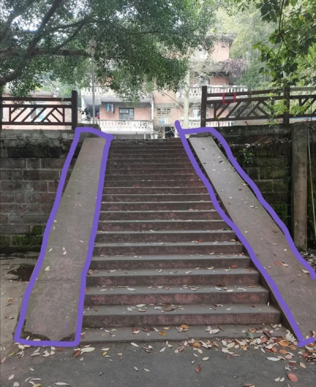 古代人设计楼梯为啥两边是斜坡.