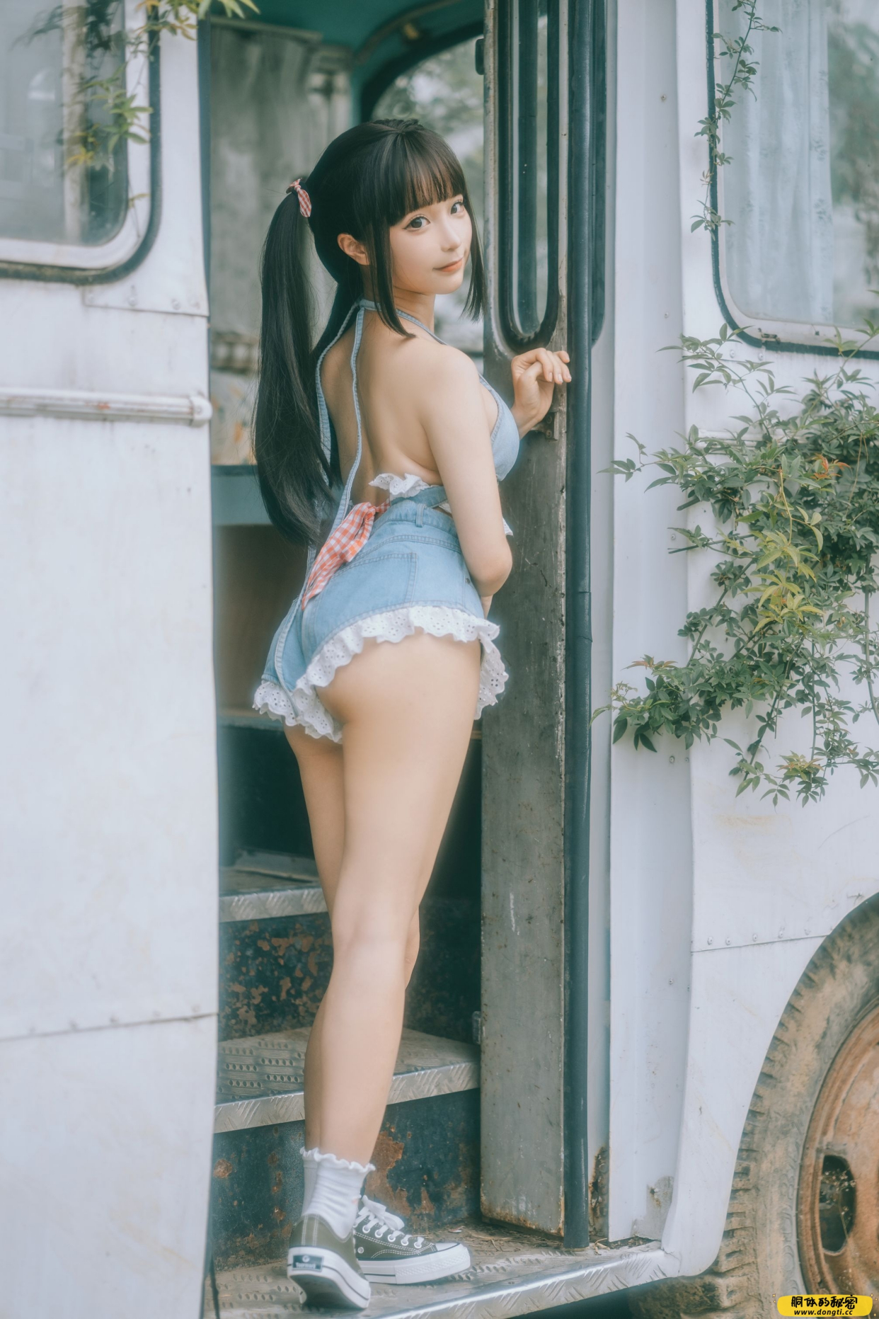 蠢沫沫-大巴房车-福利虾虾