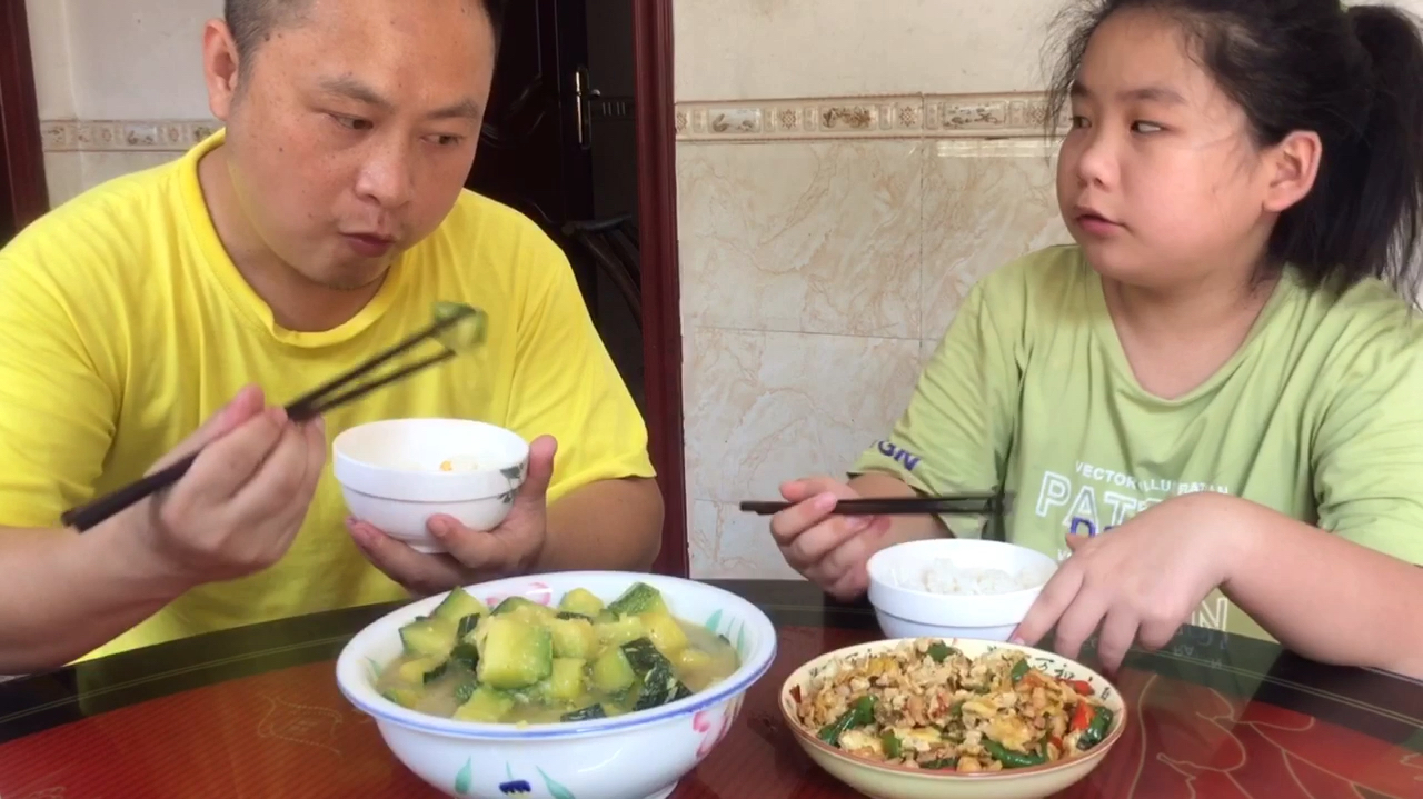 二两瘦肉,四个鸡蛋,做一份老少皆宜的农家菜,要多煮点米饭哦