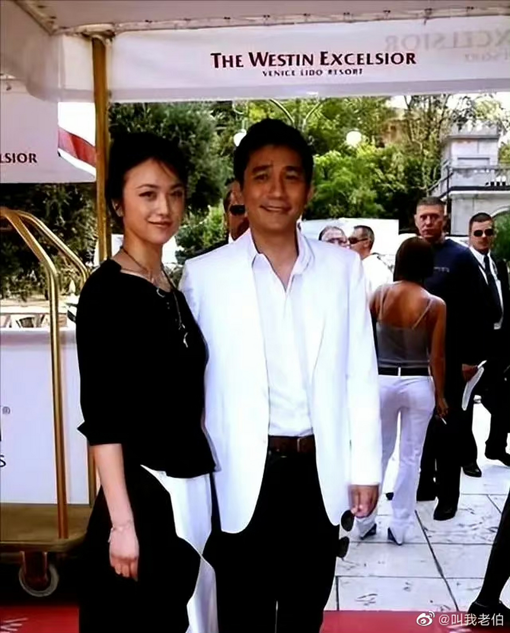 汤唯和梁朝伟这两张合照是真的很般配啊,那时候梁朝伟也还非常年轻