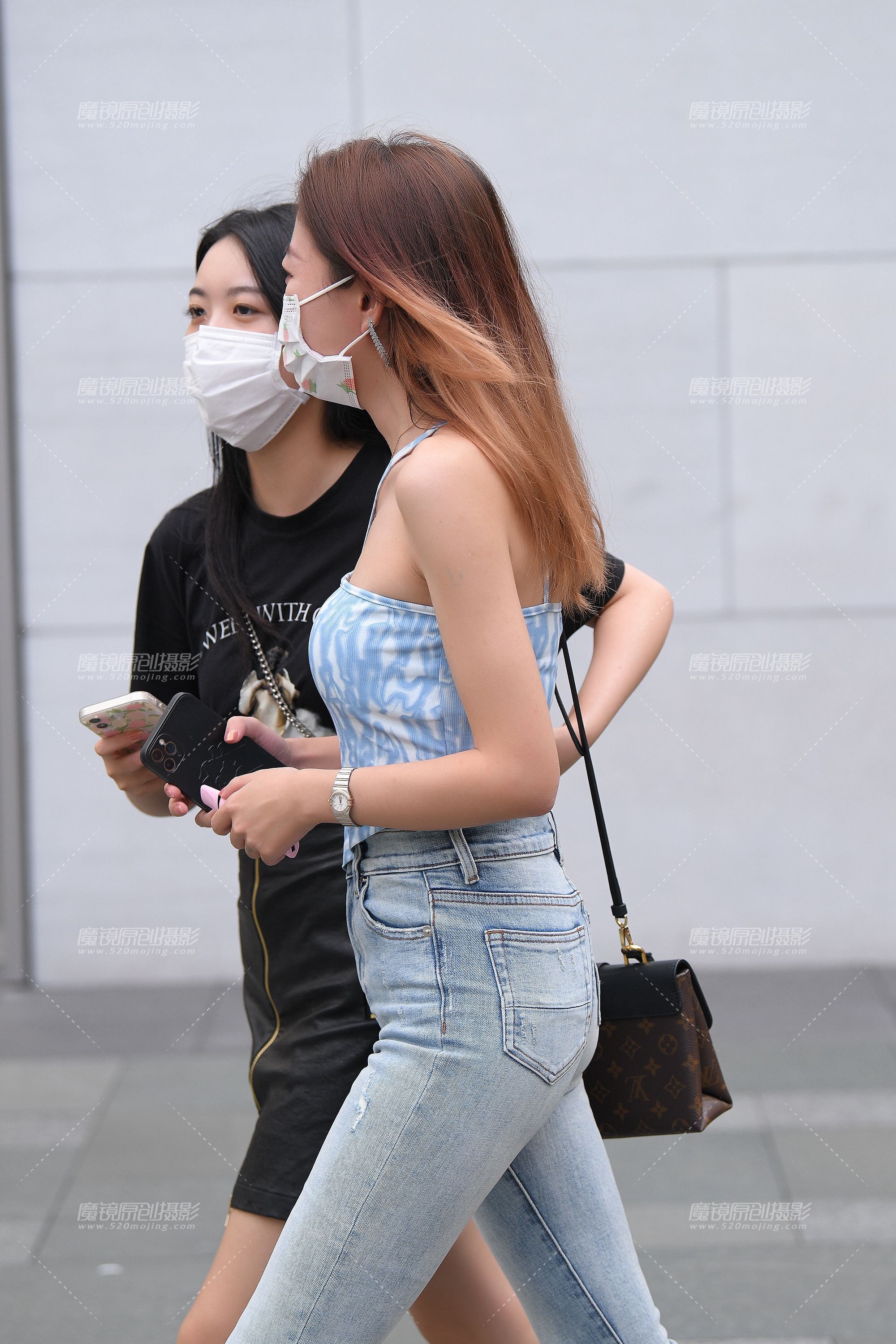 镶金模特街拍,都得有个衬