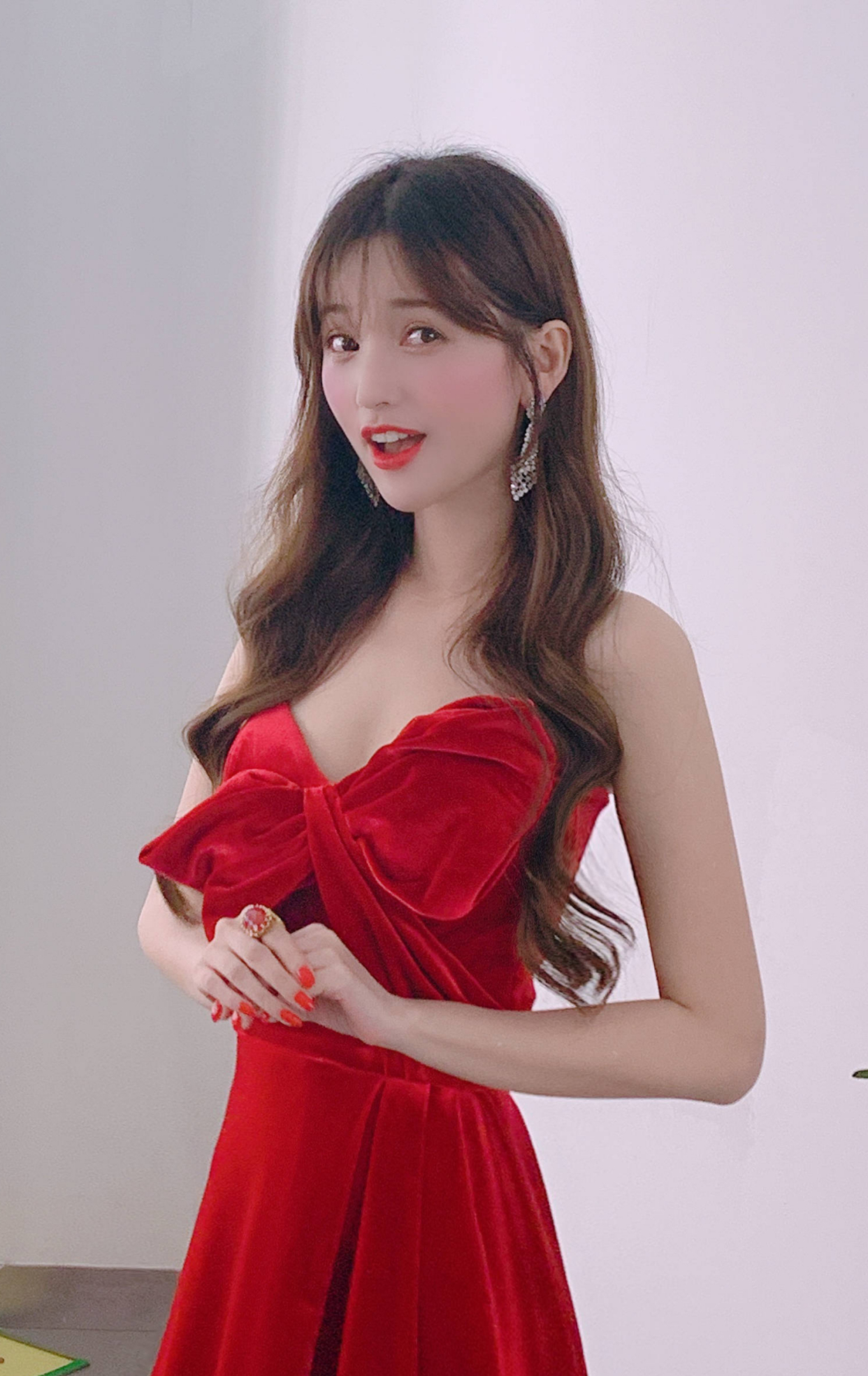 金莎:清纯甜美,美丽娇艳