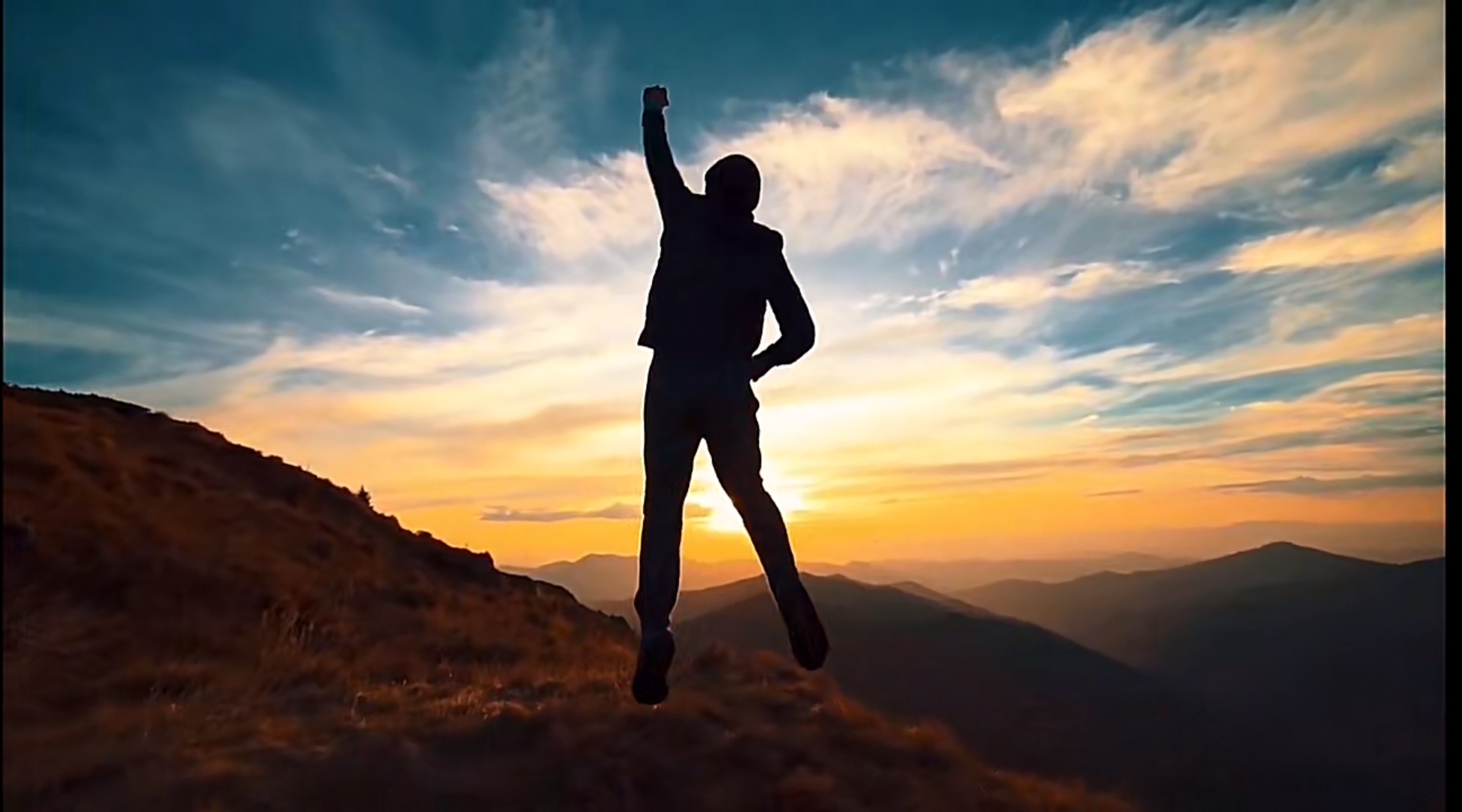 在中国共青团百年奋斗史的节点上,  回