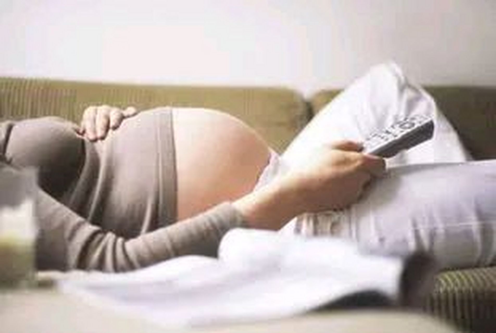 孙先生和他的妻子小玲已经怀孕五个月了,今天是他们去医院进行例行孕