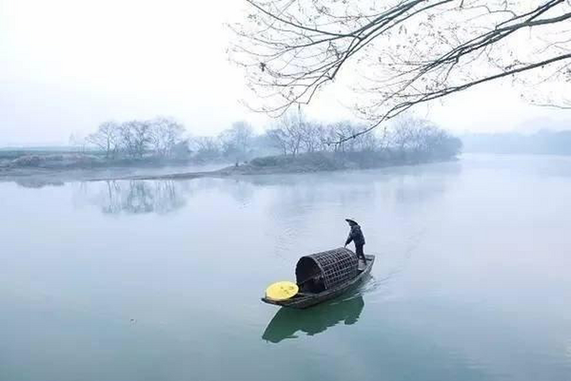 孤舟蓑笠翁,独钓寒江雪