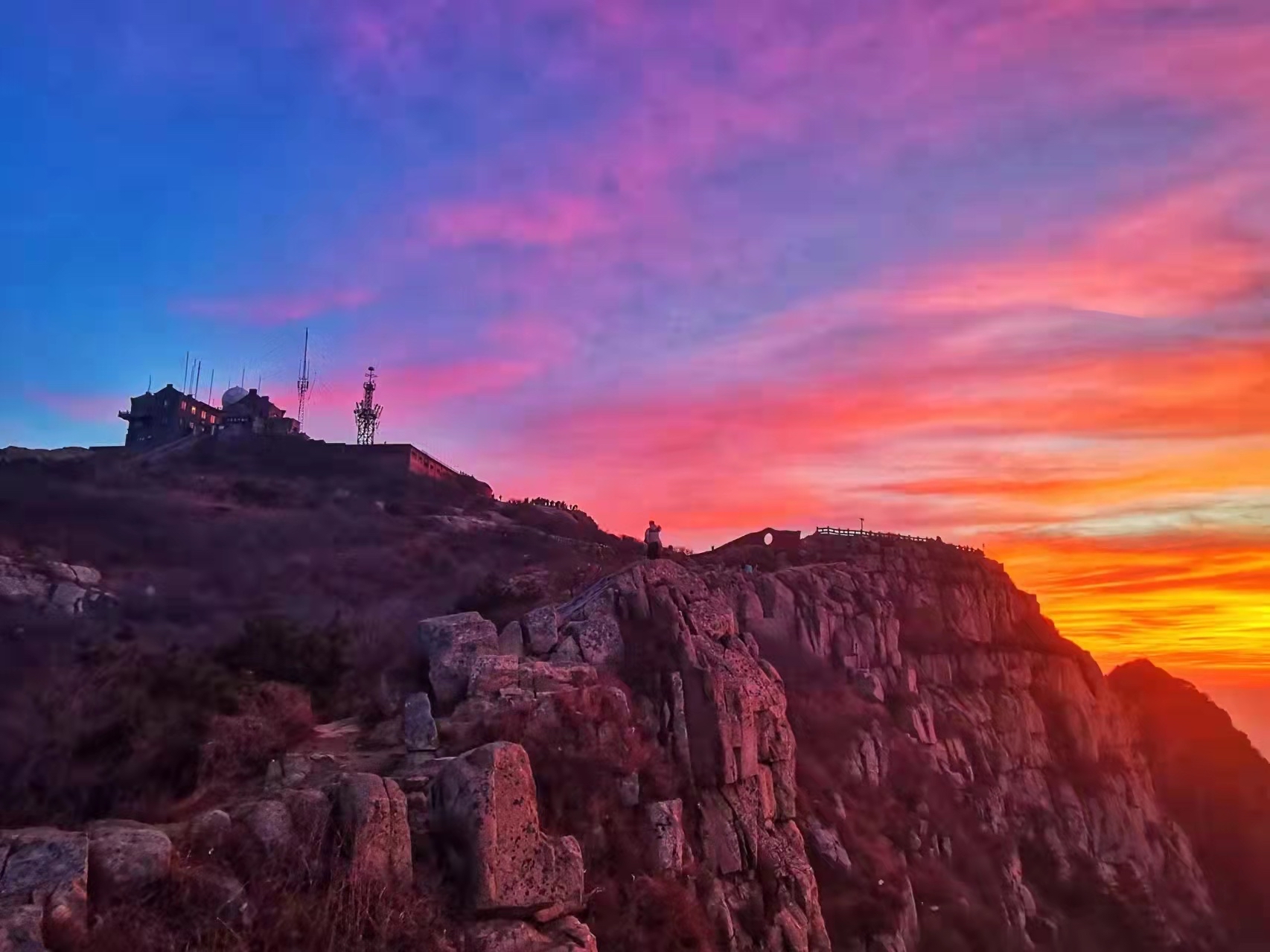 「泰山」红日初升,其道大光!