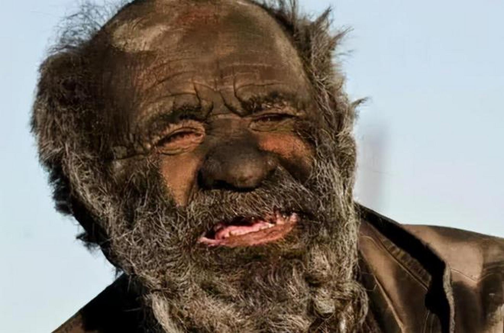 最奇葩的人!在伊朗有一位叫阿莫.