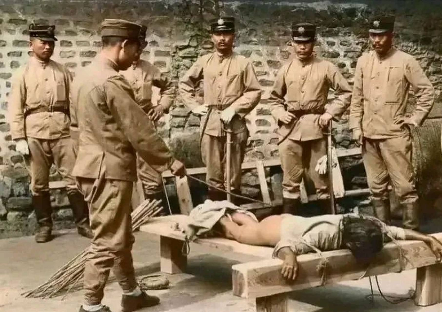 它揭露了日本侵华时期的罪恶,展现出中华民族在抗日战争中的英勇抗争