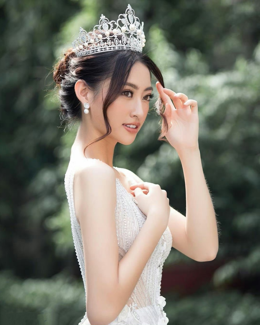2019年越南世界小姐#梁垂玲,白皙细嫩的大长腿,性感撩人