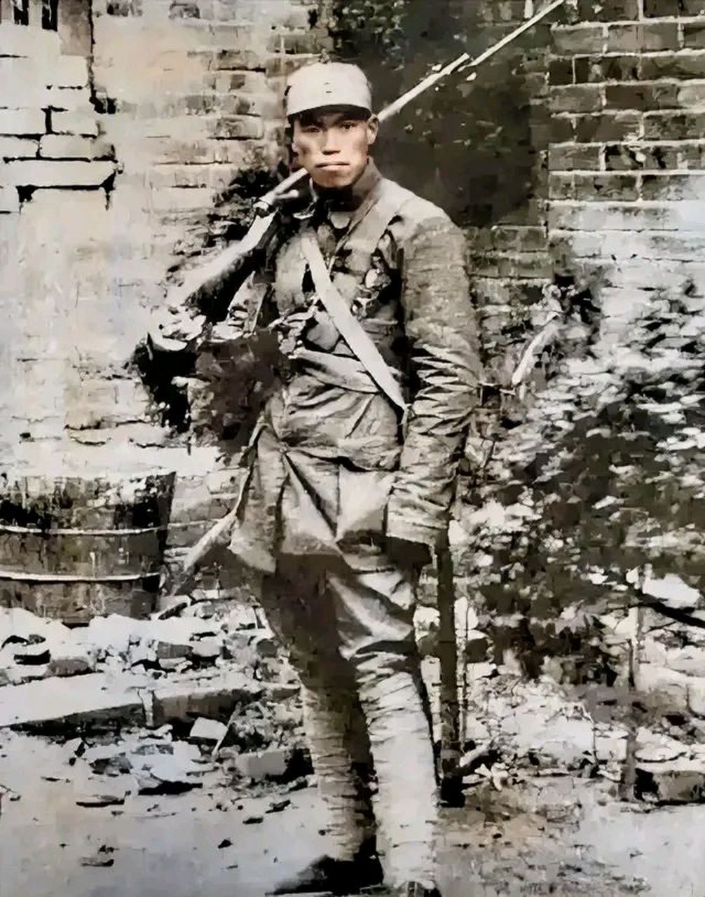 梁兴初将军平型关战役打响前留下的一张照片,他当时任八路军115师343