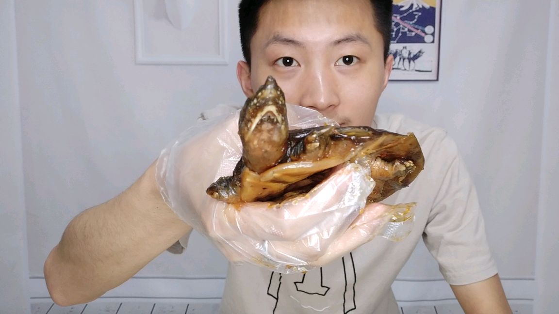 小伙在某多上面花20买了一只甲鱼,结果吃了这辈子都怕了!