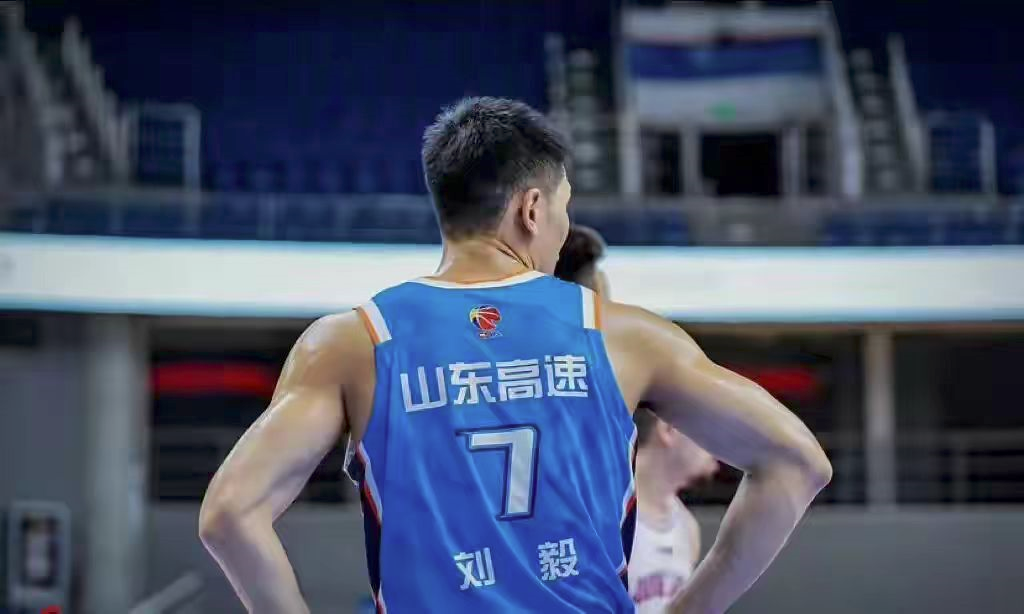 山东男篮刘毅:回头看 轻舟已过万重山