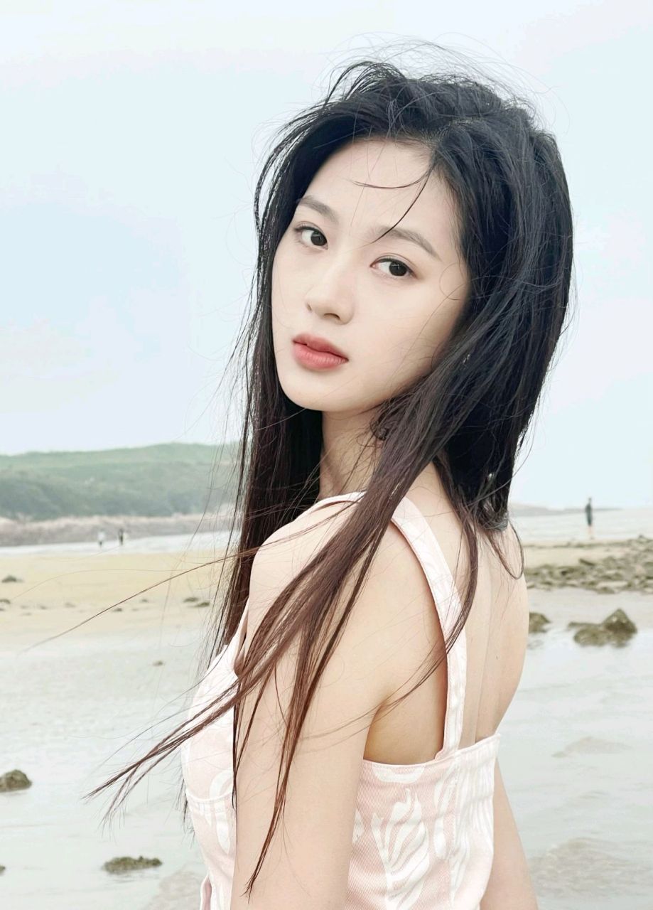 长发美女骆诗琪,海边唯美写真