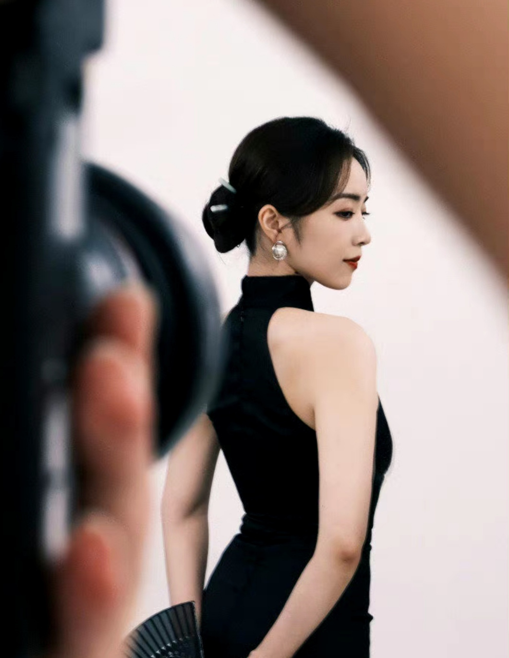 余霜阿姨火是有一定原因的,不信你看看她这身材,简直就是要啥有啥,有