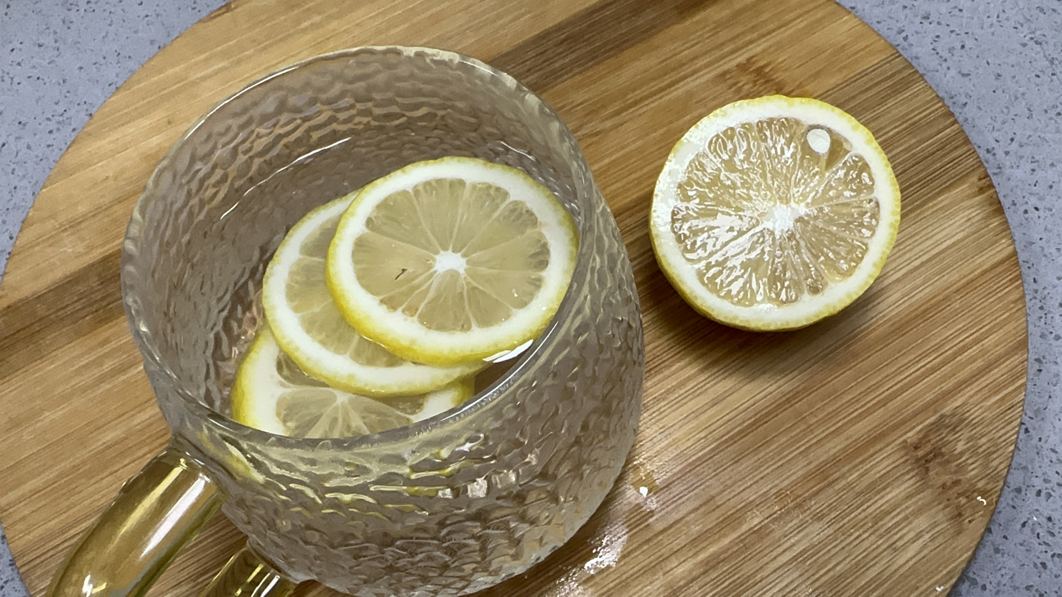原来这才是鲜柠檬泡水的正确步骤,以前都喝错了,关健3步要记好