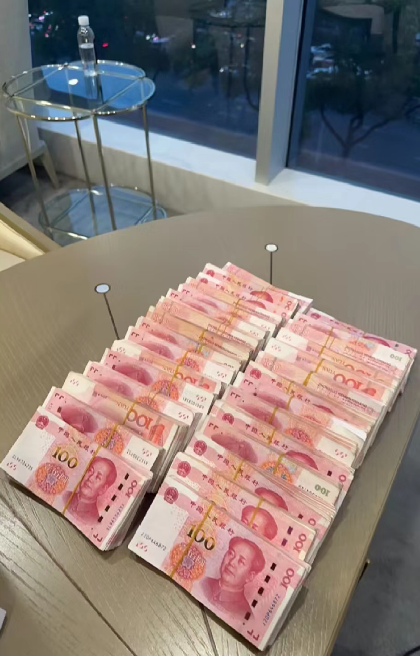 30万彩礼准备好了,这是我半年的收入,我们这地方彩礼太高了,连二婚带