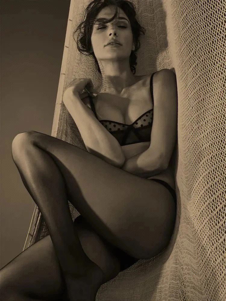 盖尔·加朵,以色列著名女演员和模特,因在《速度与激情》系列电影中