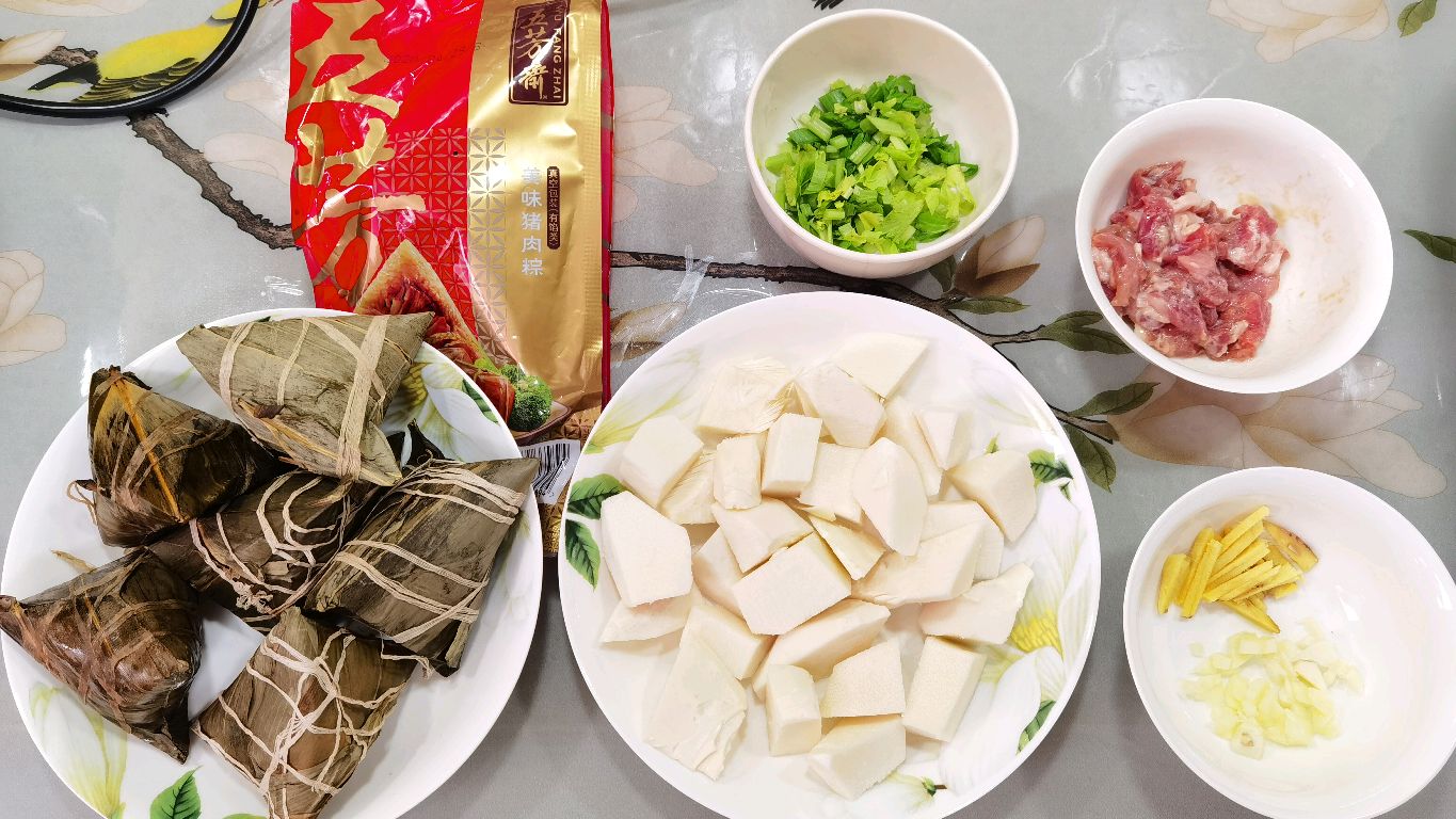 端午节吃粽子,再做一个“马蹄笋肉丝汤”,左右开弓,轻轻松松!