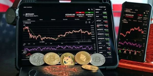 美联储转向小幅加息后，比特币BTC、以太坊ETH和狗狗币DOGE上涨