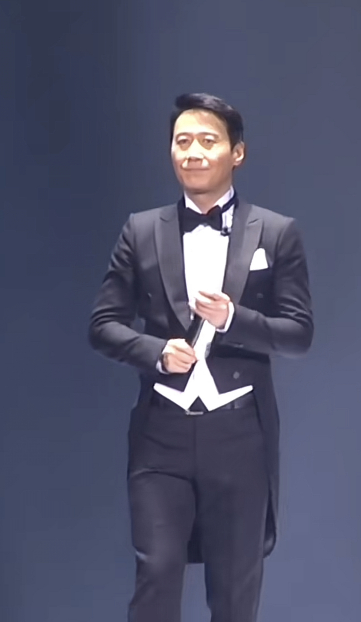 四大天王之中最帅的就是黎明了吧[偷笑][偷笑]骨子里透着帅气和文雅 